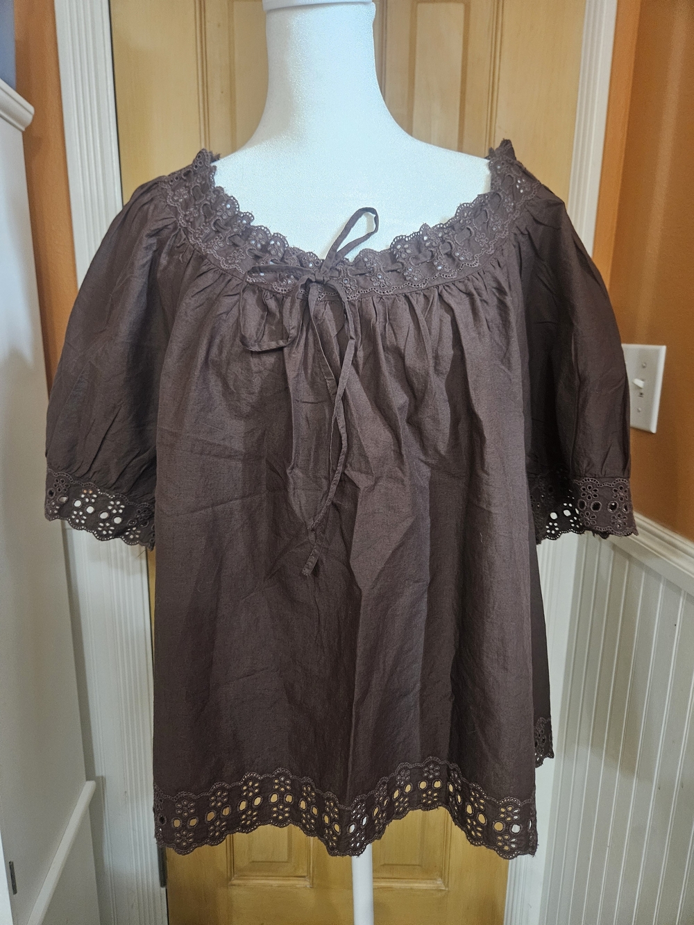 Gap Women’s Brown Eyelet Peasant Top